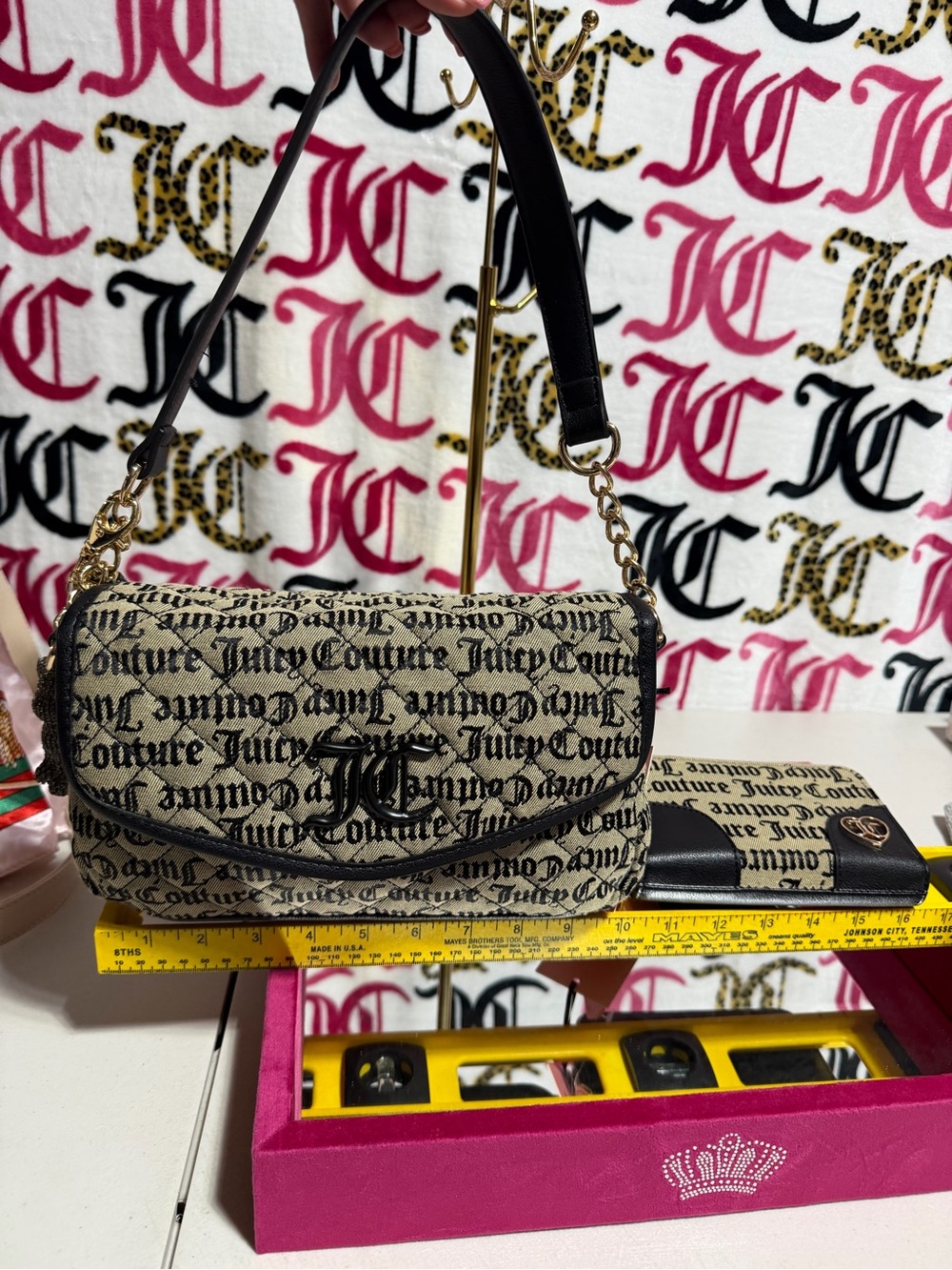 Juicy Couture quilted Canvas Shoulder Bag in Beige and Black - Picture 3 of 9